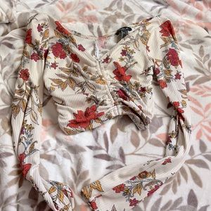 Cute S floral cropped top